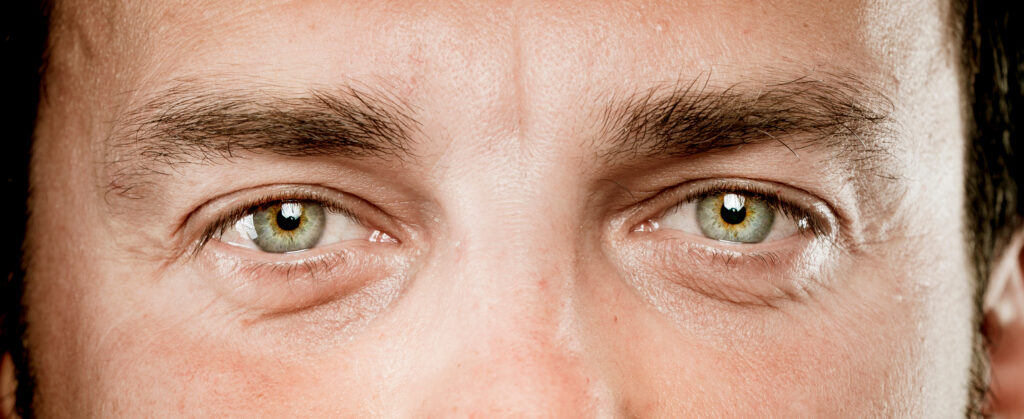 How to Choose the Right Colour Glasses for Your Eye Colour